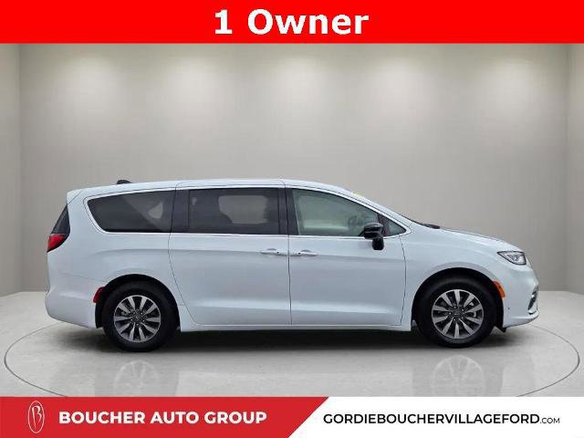 Used 2024 Chrysler Pacifica SELECT image 2