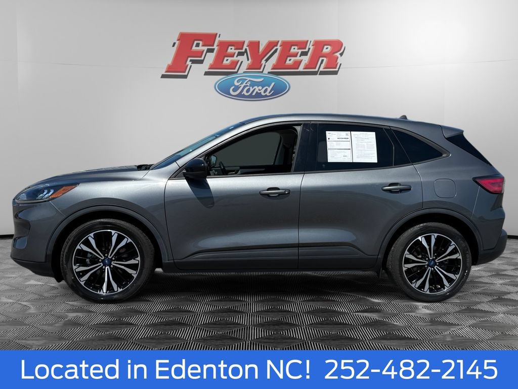 Certified 2022 Ford Escape SE w/ SE Sport Appearance Package FWD image 3