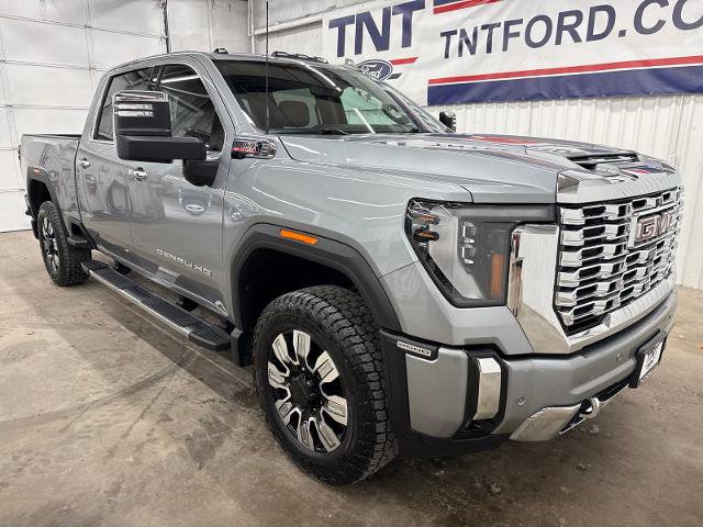 Used 2024 GMC Sierra 2500 Denali w/ Technology Package AWD/4WD image 2