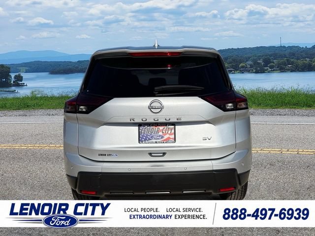 Used 2024 Nissan Rogue SV FWD image 4