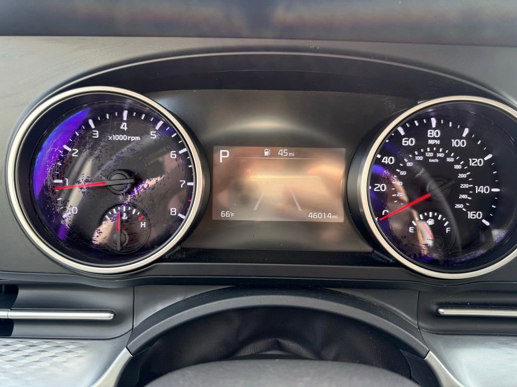 Used 2024 Kia Carnival LX FWD image 16