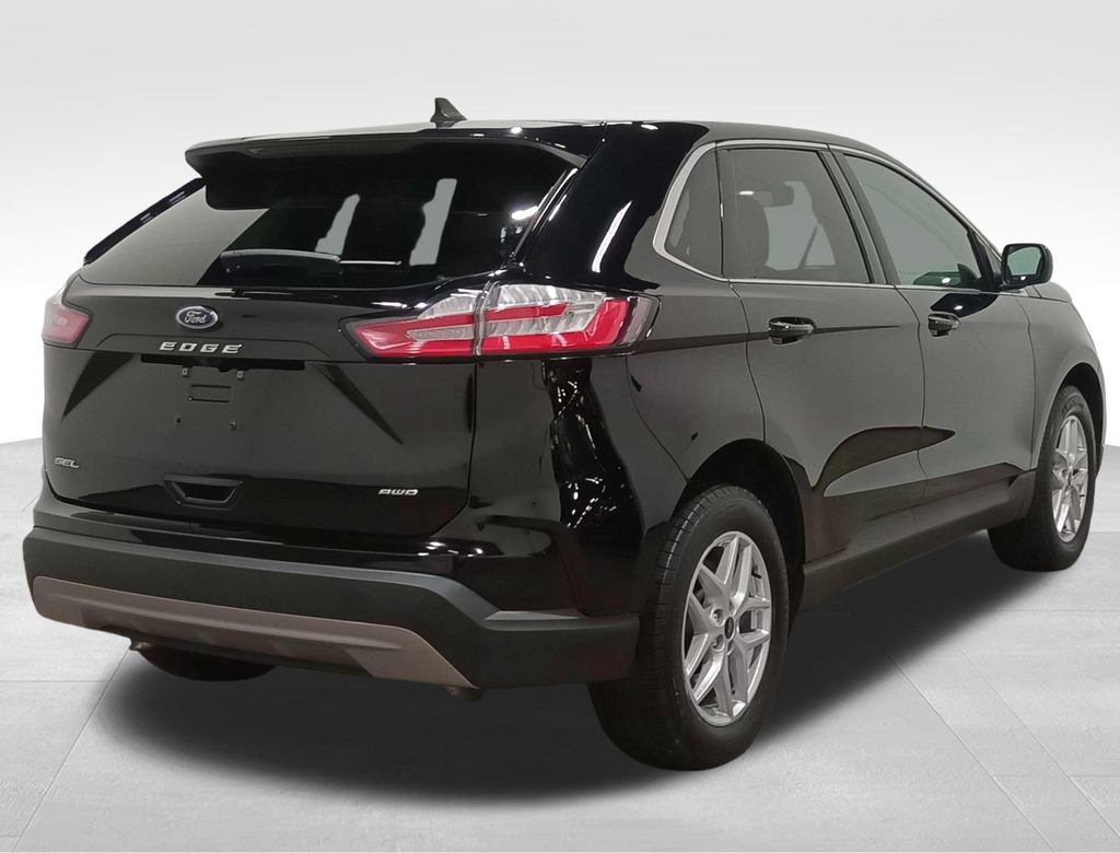 Certified 2024 Ford Edge SEL w/ Convenience Package AWD/4WD image 3