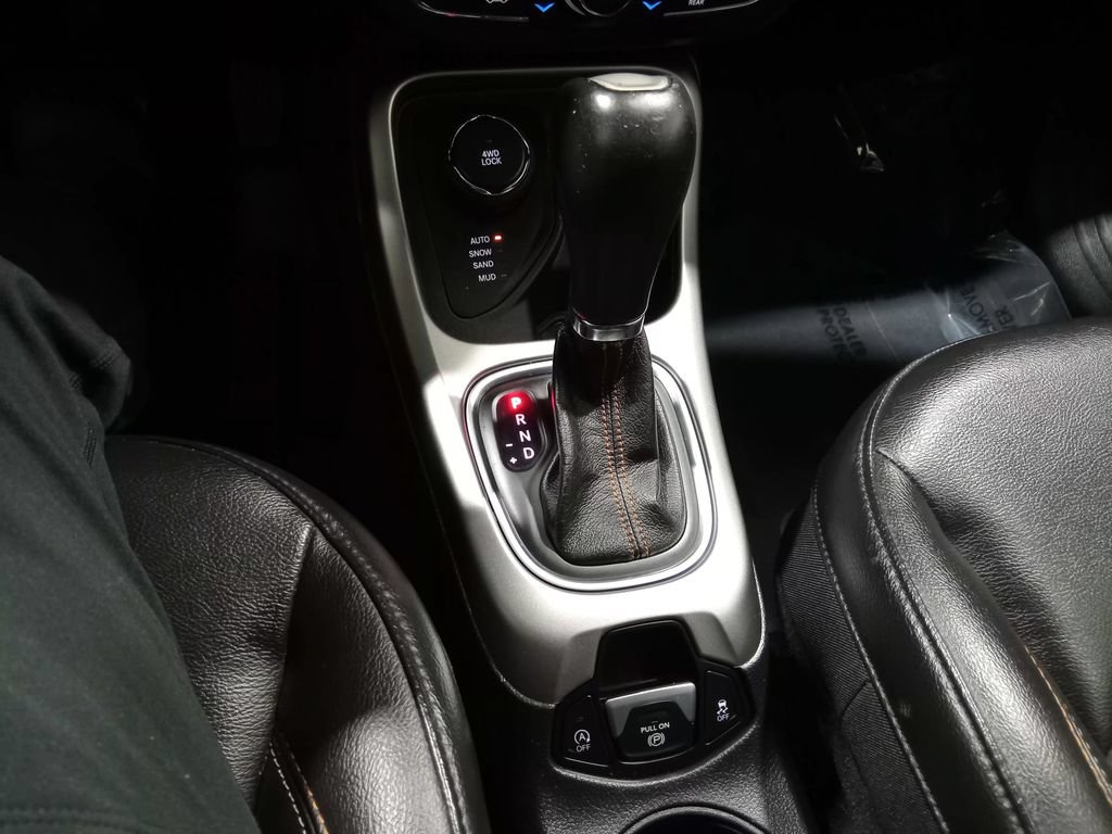 Used 2018 Jeep Compass Latitude w/ Popular Equipment Group AWD/4WD image 23
