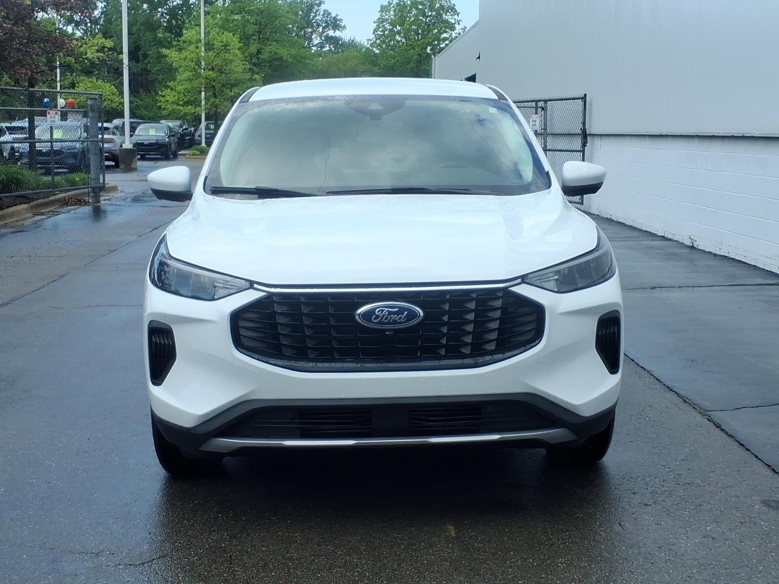 Certified 2024 Ford Escape Active w/ Tech Pack #2 AWD/4WD image 2