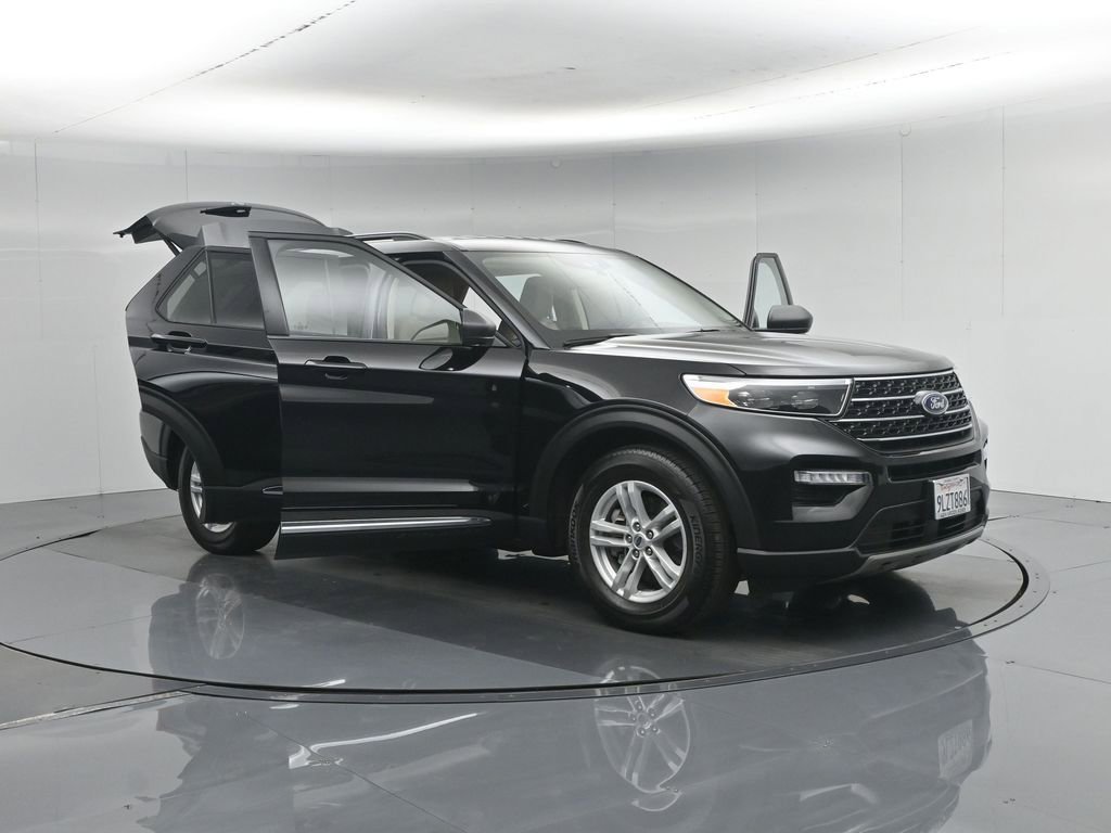 Certified 2024 Ford Explorer XLT w/ Equipment Group 202A RWD image 37