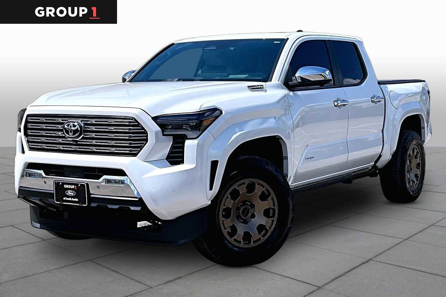 Used 2025 Toyota Tacoma Limited AWD/4WD image 1