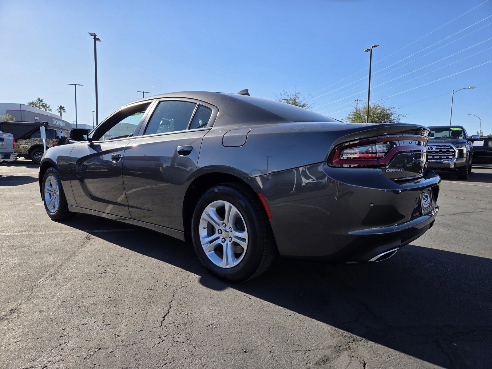 Used 2023 Dodge Charger SXT image 3