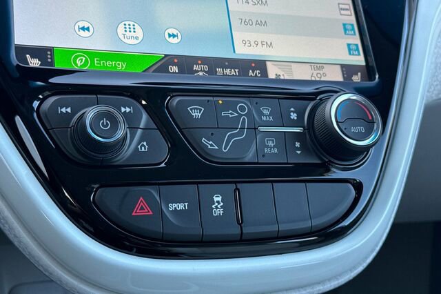 Used 2019 Chevrolet Bolt Premier w/ Infotainment Package image 17