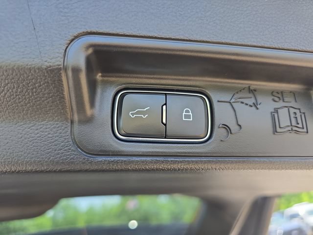 Certified 2024 Ford Explorer XLT w/ Equipment Group 202A AWD/4WD image 8
