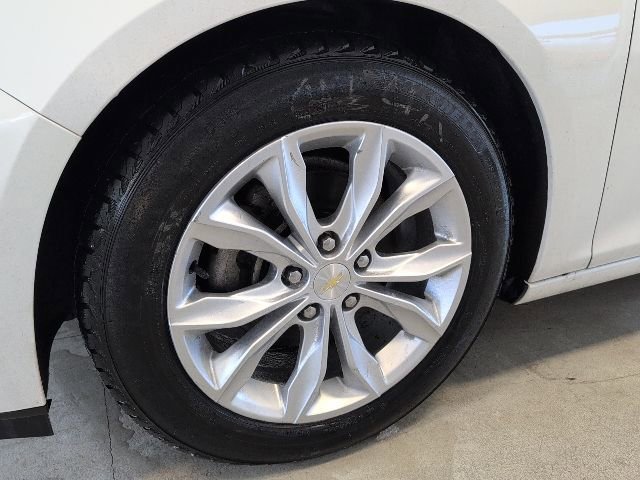 Used 2021 Chevrolet Malibu LT image 9