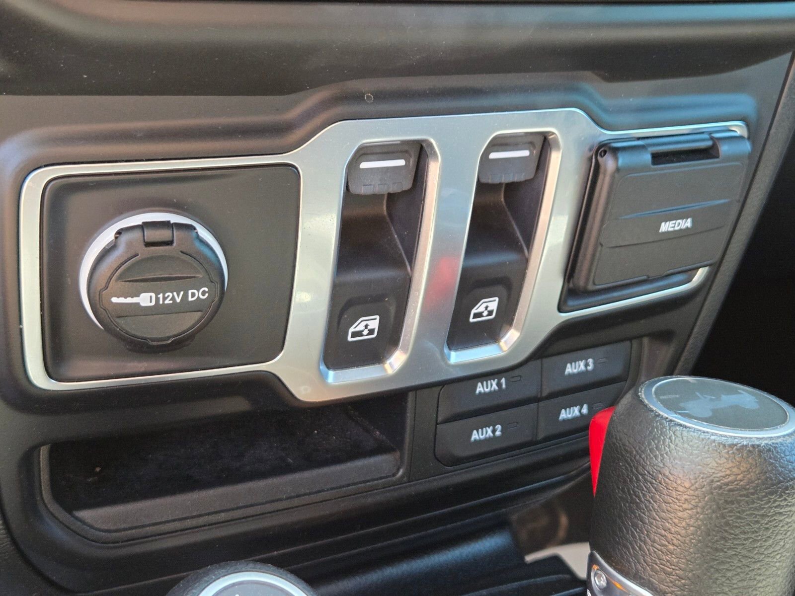 Used 2023 Jeep Wrangler Sport AWD/4WD image 23