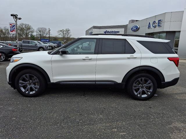 Certified 2023 Ford Explorer XLT w/ Equipment Group 202A AWD/4WD image 2