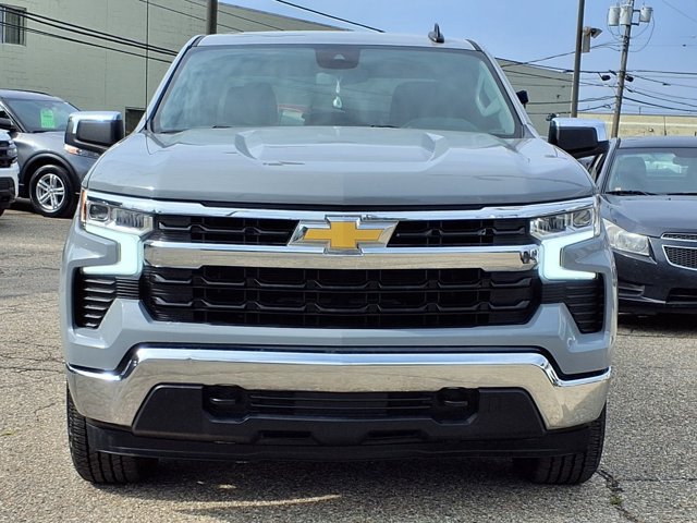 Used 2024 Chevrolet Silverado 1500 LT AWD/4WD image 24