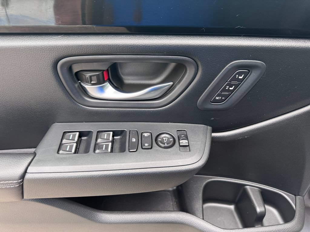 Used 2023 Honda Pilot Touring image 9