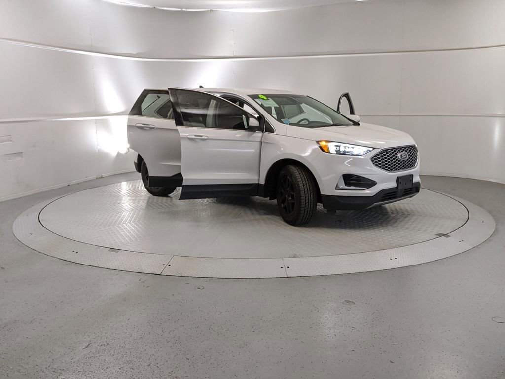 Certified 2024 Ford Edge SEL image 7
