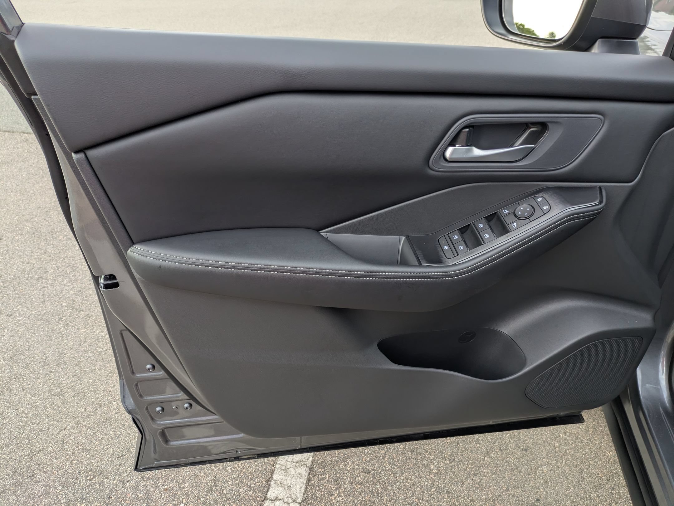 Used 2026 Nissan Rogue SV FWD image 15