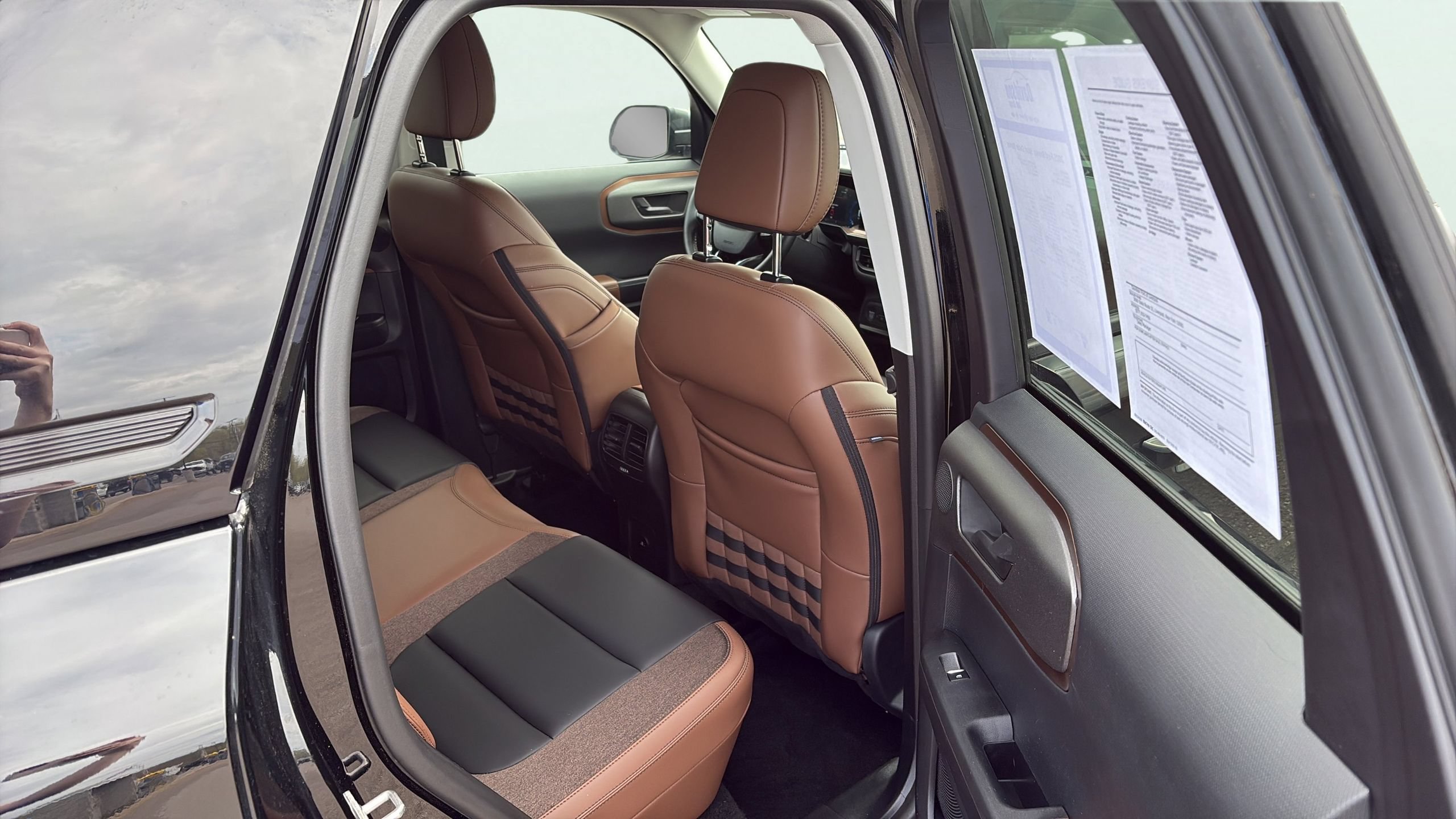 Certified 2025 Ford Bronco Sport Outer Banks w/ Outer Banks Tech Package+ AWD/4WD image 16