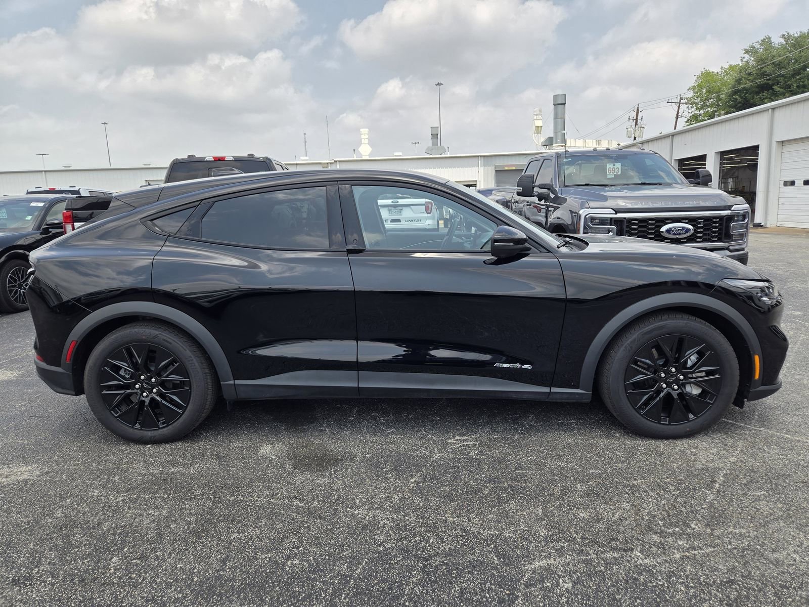 Certified 2025 Ford Mustang Mach-E Select w/ Comfort Package Lite AWD/4WD image 4