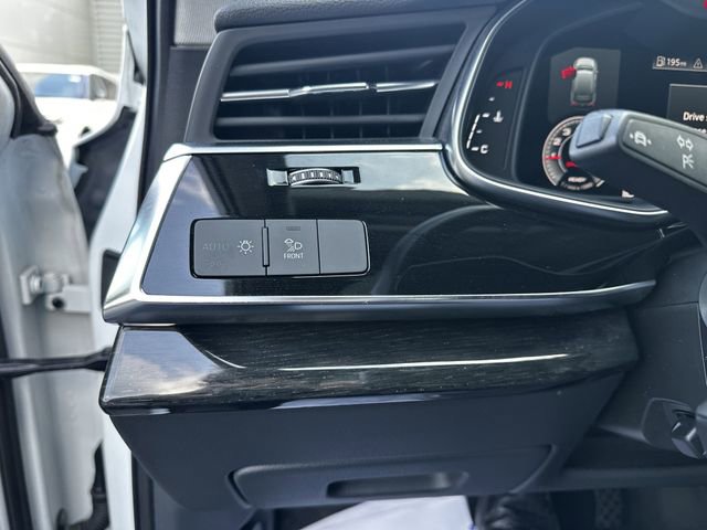 Used 2022 Audi Q7 3.0T Premium Plus w/ Premium Plus Package AWD/4WD image 30
