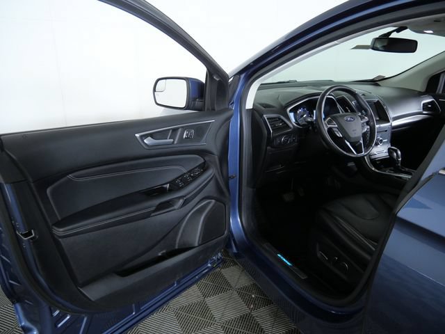 Certified 2018 Ford Edge Titanium AWD/4WD image 17