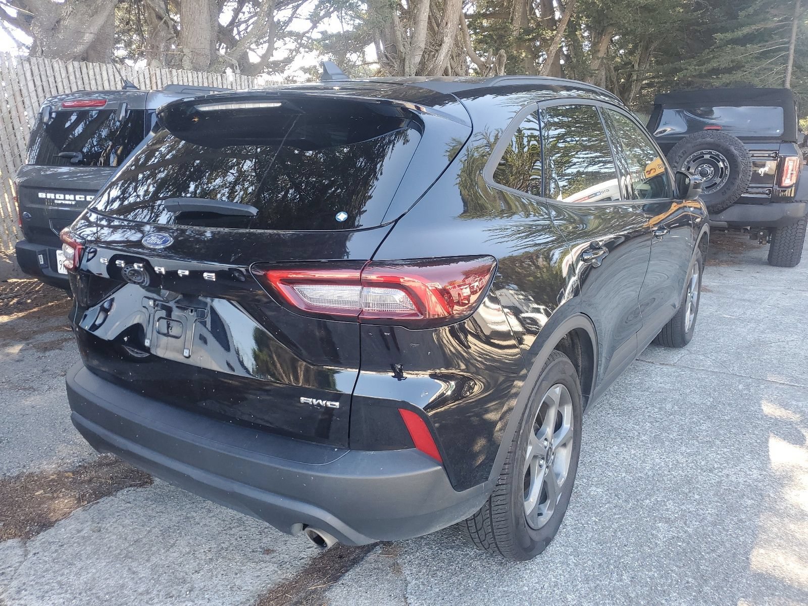 Certified 2025 Ford Escape ST-Line Select AWD/4WD image 9