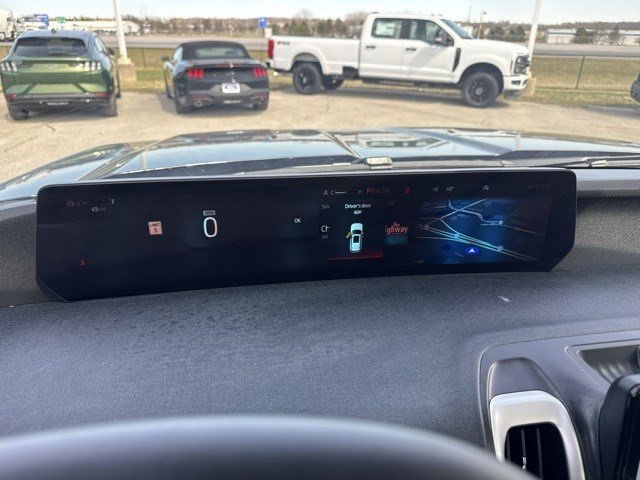 Certified 2025 Ford Expedition Active image 15