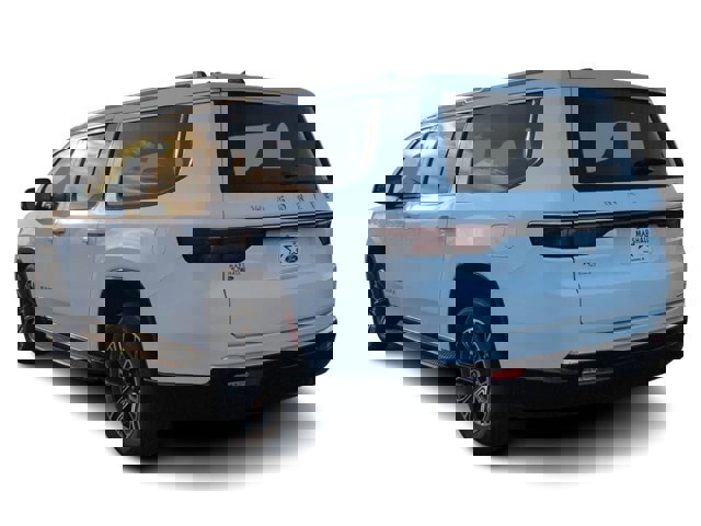 Used 2024 Jeep Wagoneer L Series II image 3