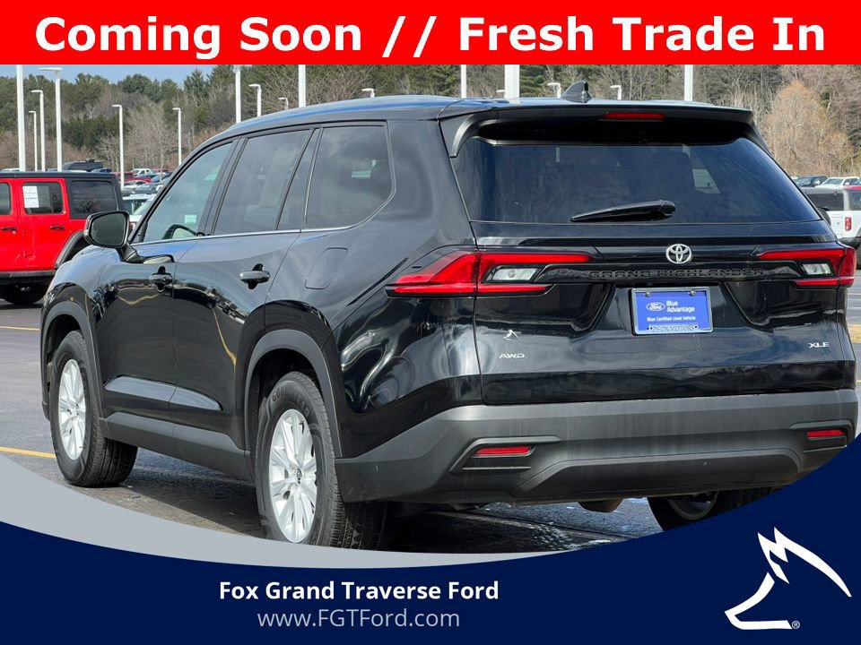 Used 2025 Toyota Grand Highlander AWD image 4