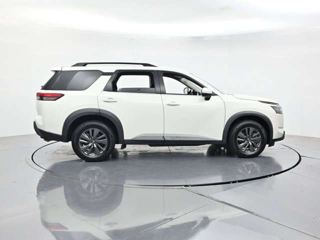Used 2022 Nissan Pathfinder SV FWD image 2