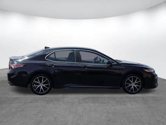 Used 2024 Toyota Camry SE FWD image 3