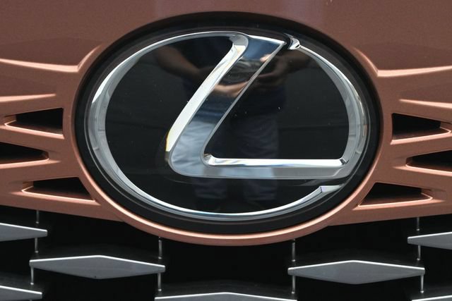 Used 2023 Lexus RX 350 Premium Plus w/ Accessory Package AWD/4WD image 33