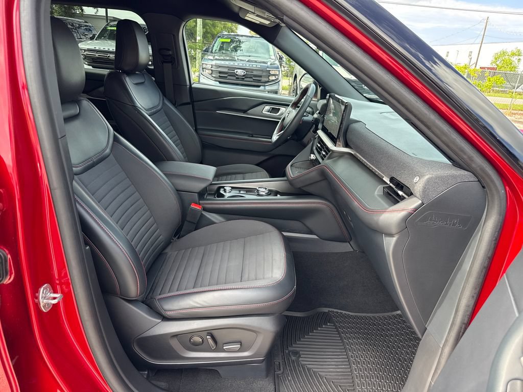 Certified 2025 Ford Explorer ST-Line w/ Premium Package RWD image 26