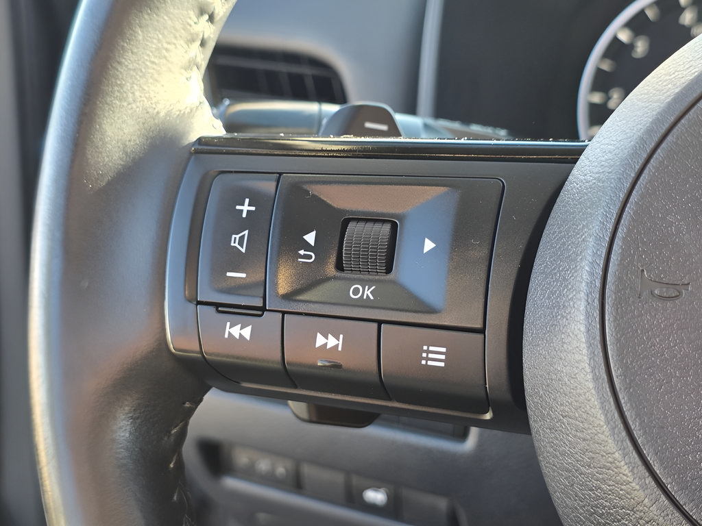 Used 2022 Nissan Rogue SV w/ SV Premium Package AWD/4WD image 18