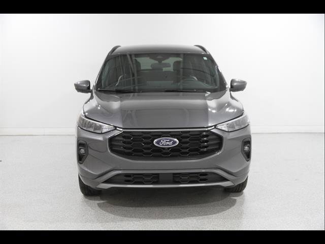 Certified 2023 Ford Escape ST-Line Select w/ Tech Pack #2 AWD/4WD image 2