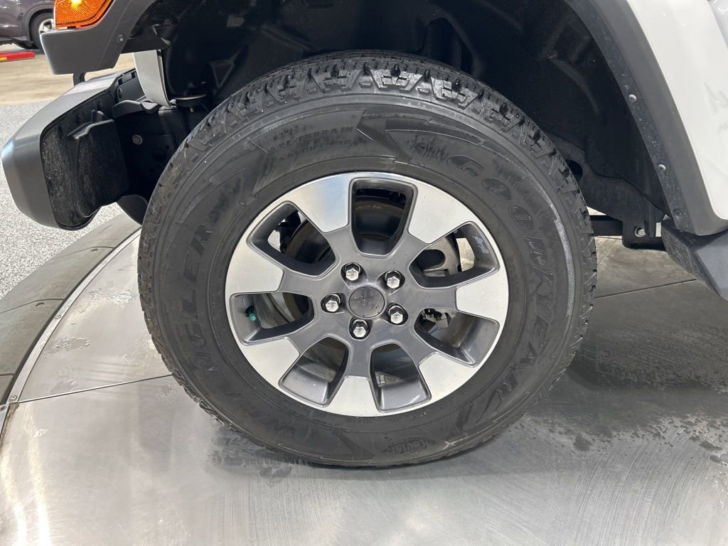 Used 2023 Jeep Wrangler Sahara w/ Cold Weather Group image 29