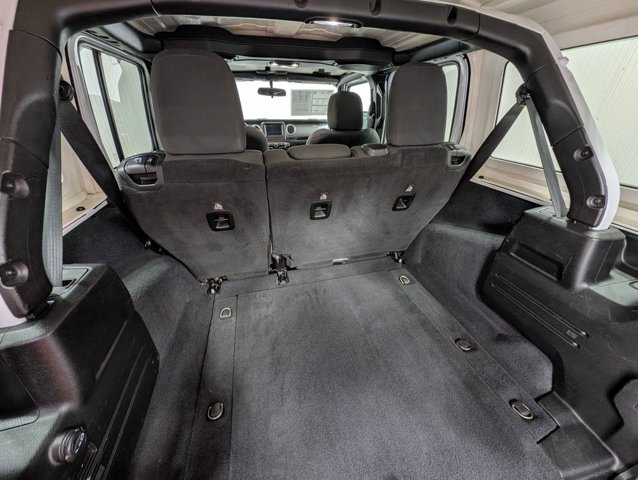 Used 2019 Jeep Wrangler Unlimited Sahara AWD/4WD image 18