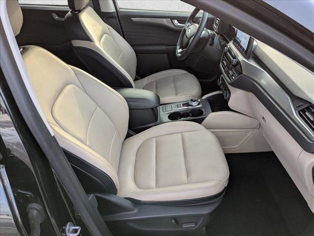 Certified 2022 Ford Escape Titanium w/ Class II Trailer Tow Package image 24