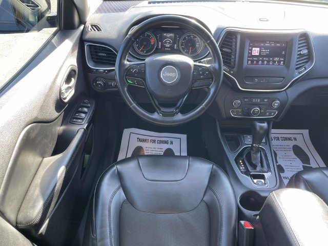 Used 2019 Jeep Cherokee Latitude Plus FWD image 11