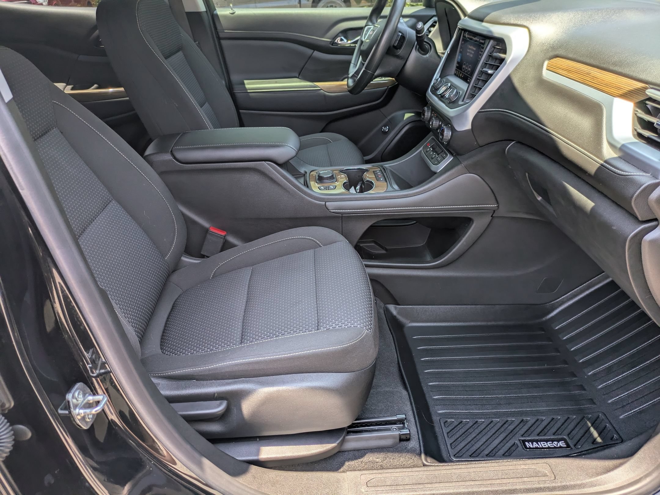Used 2021 GMC Acadia SLE w/ Driver Convenience Package FWD image 37