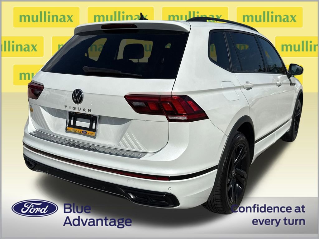Used 2023 Volkswagen Tiguan SE R-Line image 4