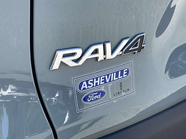 Used 2023 Toyota RAV4 XLE AWD/4WD image 11