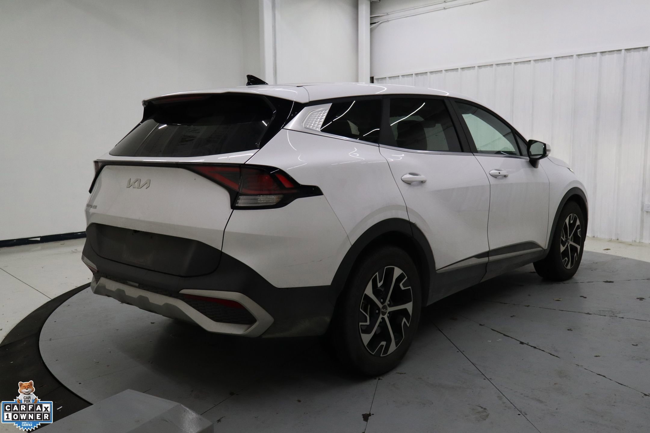 Used 2025 Kia Sportage EX image 4