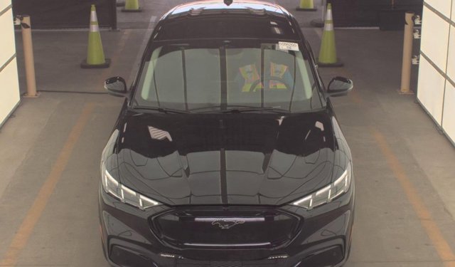 Certified 2025 Ford Mustang Mach-E Premium AWD/4WD image 5