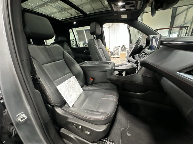 Used 2024 Chevrolet Tahoe RST w/ Luxury Package AWD/4WD image 32
