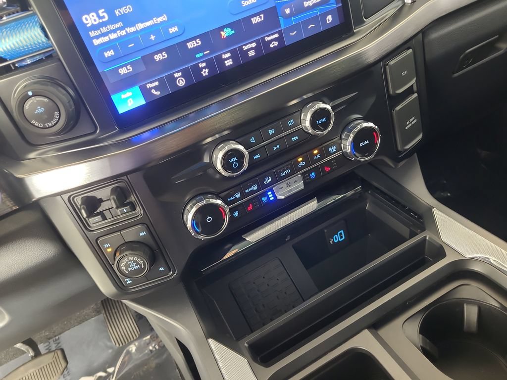 Certified 2024 Ford F250 Lariat w/ Lariat Ultimate Package AWD/4WD image 17
