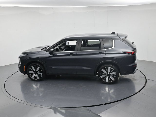 Used 2025 Mitsubishi Outlander SE FWD image 46