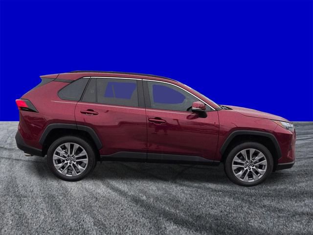 Used 2022 Toyota RAV4 XLE Premium AWD/4WD image 6