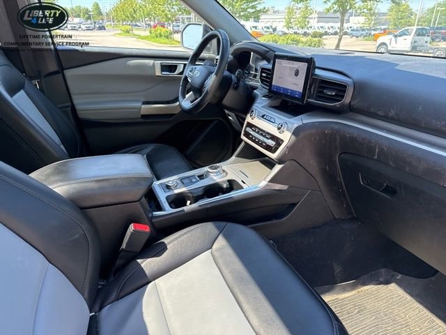 Certified 2023 Ford Explorer XLT w/ Equipment Group 202A AWD/4WD image 9