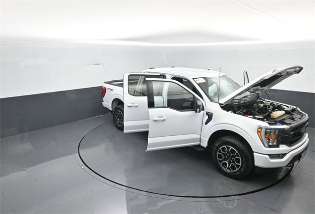 Certified 2022 Ford F150 XLT w/ Equipment Group 302A High image 31