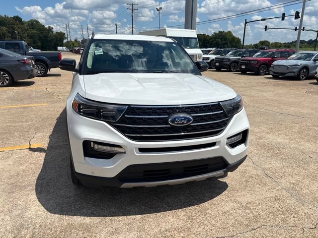 Certified 2023 Ford Explorer XLT w/ Equipment Group 202A AWD/4WD image 4
